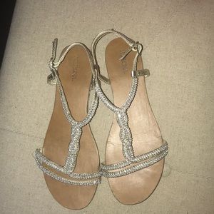 Merona women’s size 8 gold sandals.